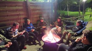 Ausklang am Lagerfeuer Ausklang am Lagerfeuer